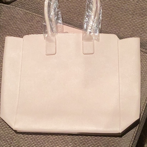 Vince Camuto Creamy Beige Pink NWT - Picture 2 of 4